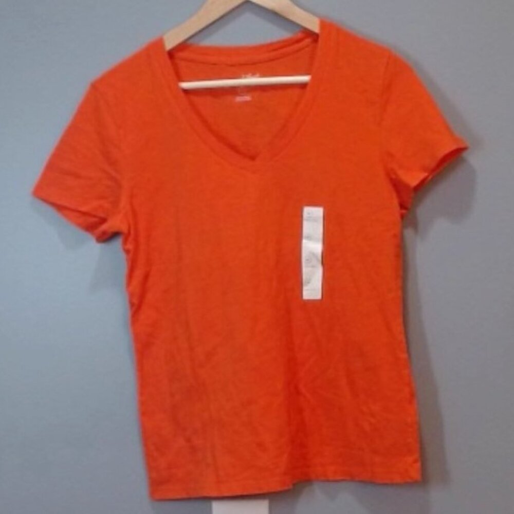 Universal Thread Tomato Red Fitted‎ Short Sleeve V-Neck T-Shirt Medium NEW